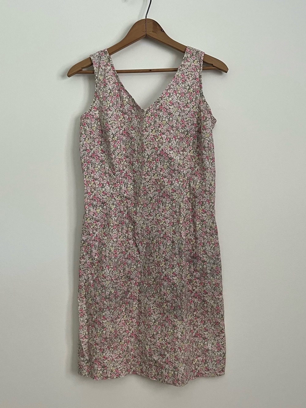 GAP Vintage Sleeveless Pink Floral V-Neck Summer Dress